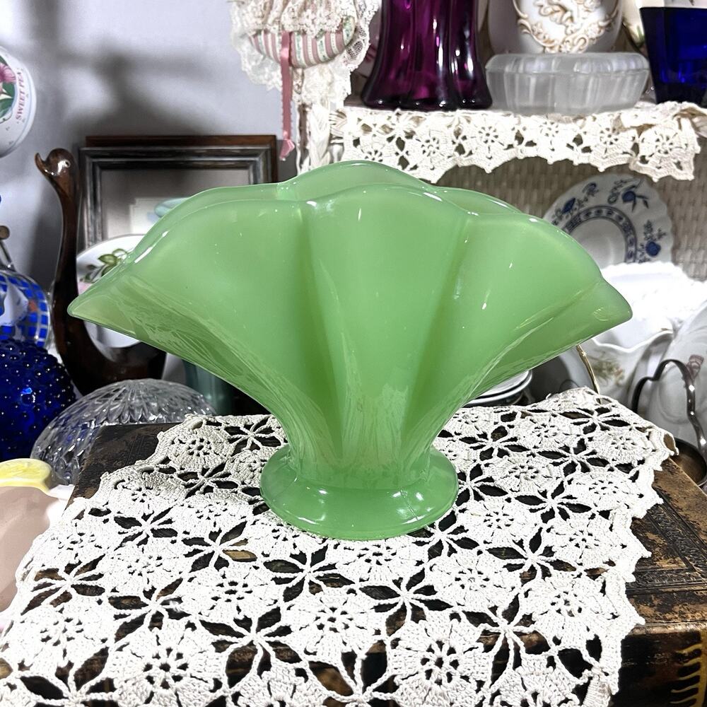 Fenton Footed Fan Vase Ribbed with Scalloped Top Jade Jadeite Jadite Mint Green